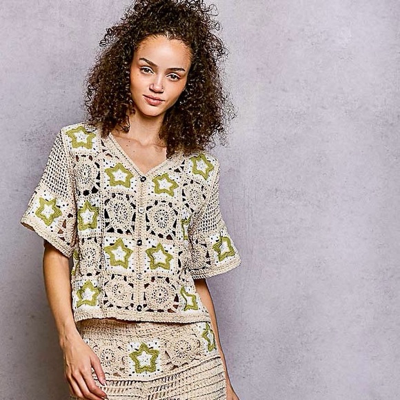 POL Sweaters - 💚 Hello Gorgeous!! POL Button Front V-Neck Crochet Cardigan w/Contast Star